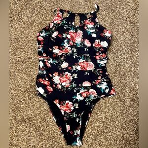 NWT Cupshe Navy with Floral Bathingsuit